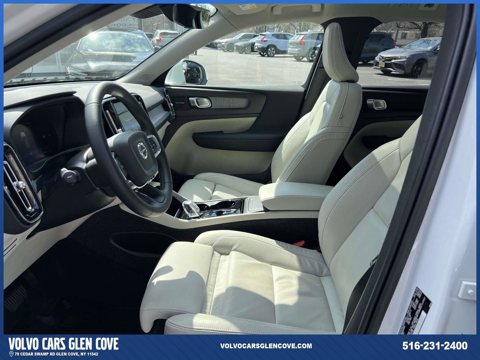 Certified 2023 Volvo XC40 B5 Plus w/ Driver Assist Package AWD/4WD image 14