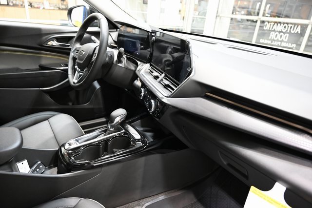New 2026 Chevrolet Trax ACTIV w/ Sunroof Package image 13