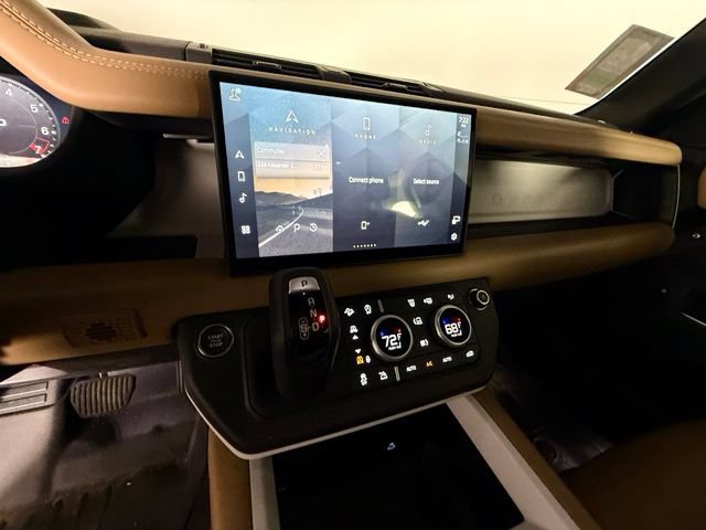 Used 2025 Land Rover Defender 130 X-Dynamic SE AWD/4WD image 22