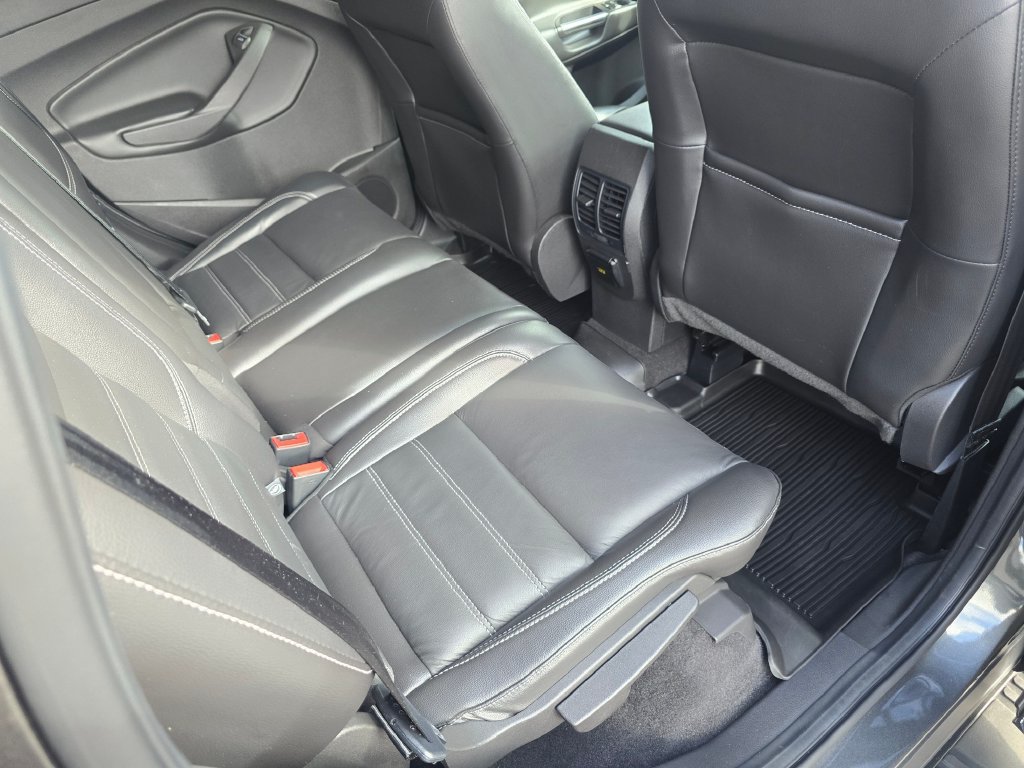 Used 2017 Ford Escape Titanium w/ Equipment Group 301A AWD/4WD image 13