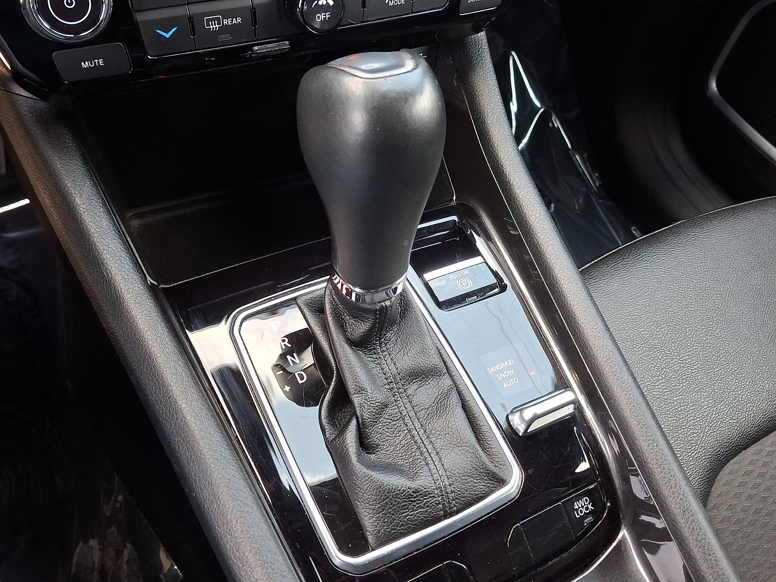 Used 2024 Jeep Compass Latitude image 14