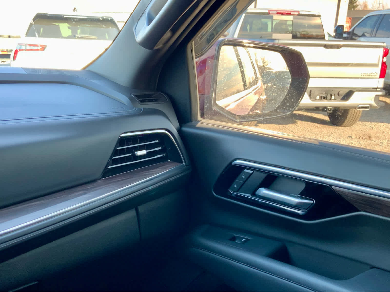 Certified 2025 Chevrolet Tahoe LS image 35