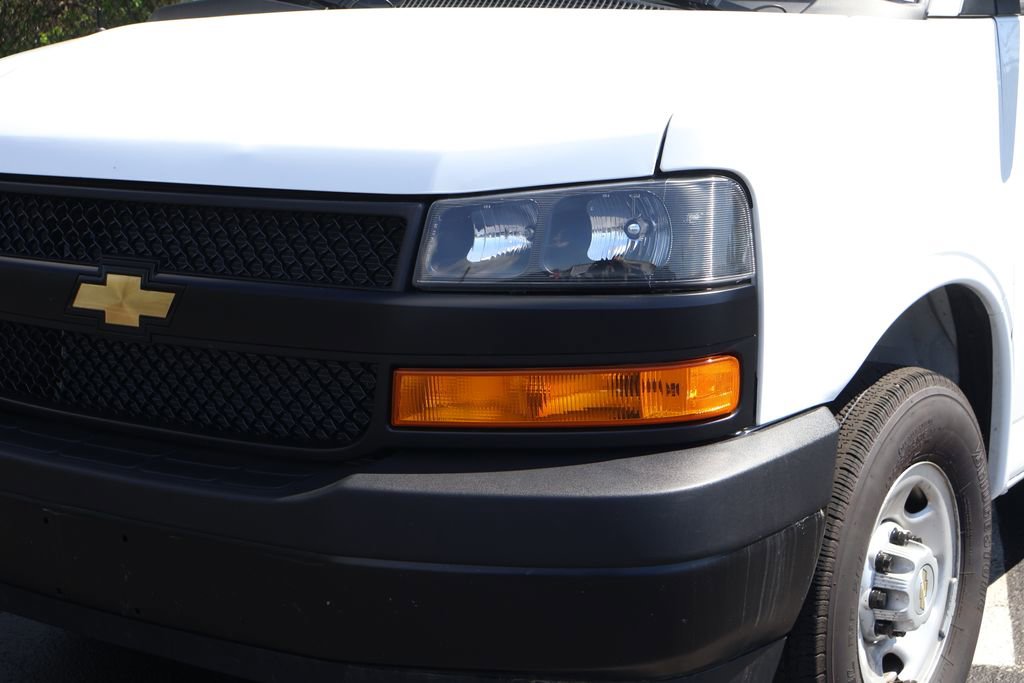 Used 2025 Chevrolet Express 2500 Extended w/ Driver Convenience Package image 3