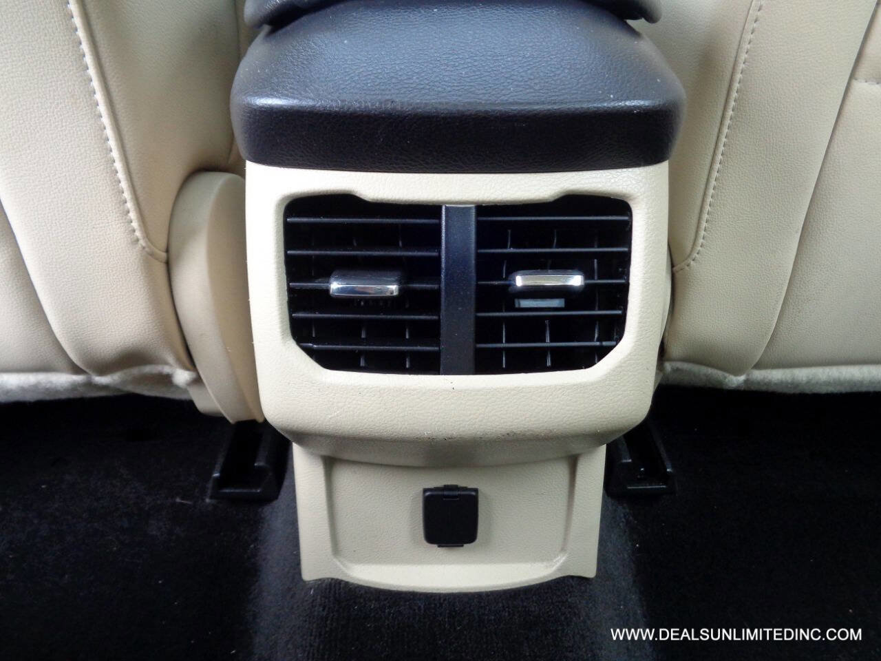 Used 2014 Ford Fusion SE w/ Equipment Group 202A FWD image 19