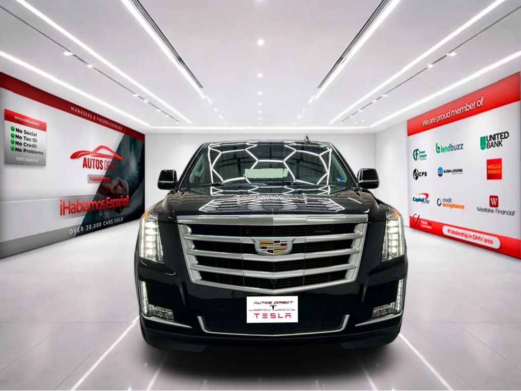 Used 2018 Cadillac Escalade ESV Luxury AWD/4WD image 3