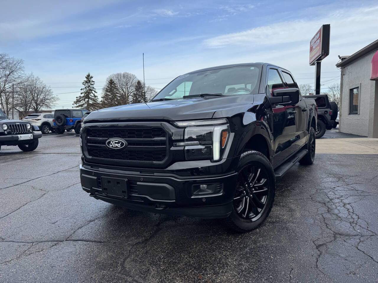 Used 2025 Ford F150 Lariat image 2