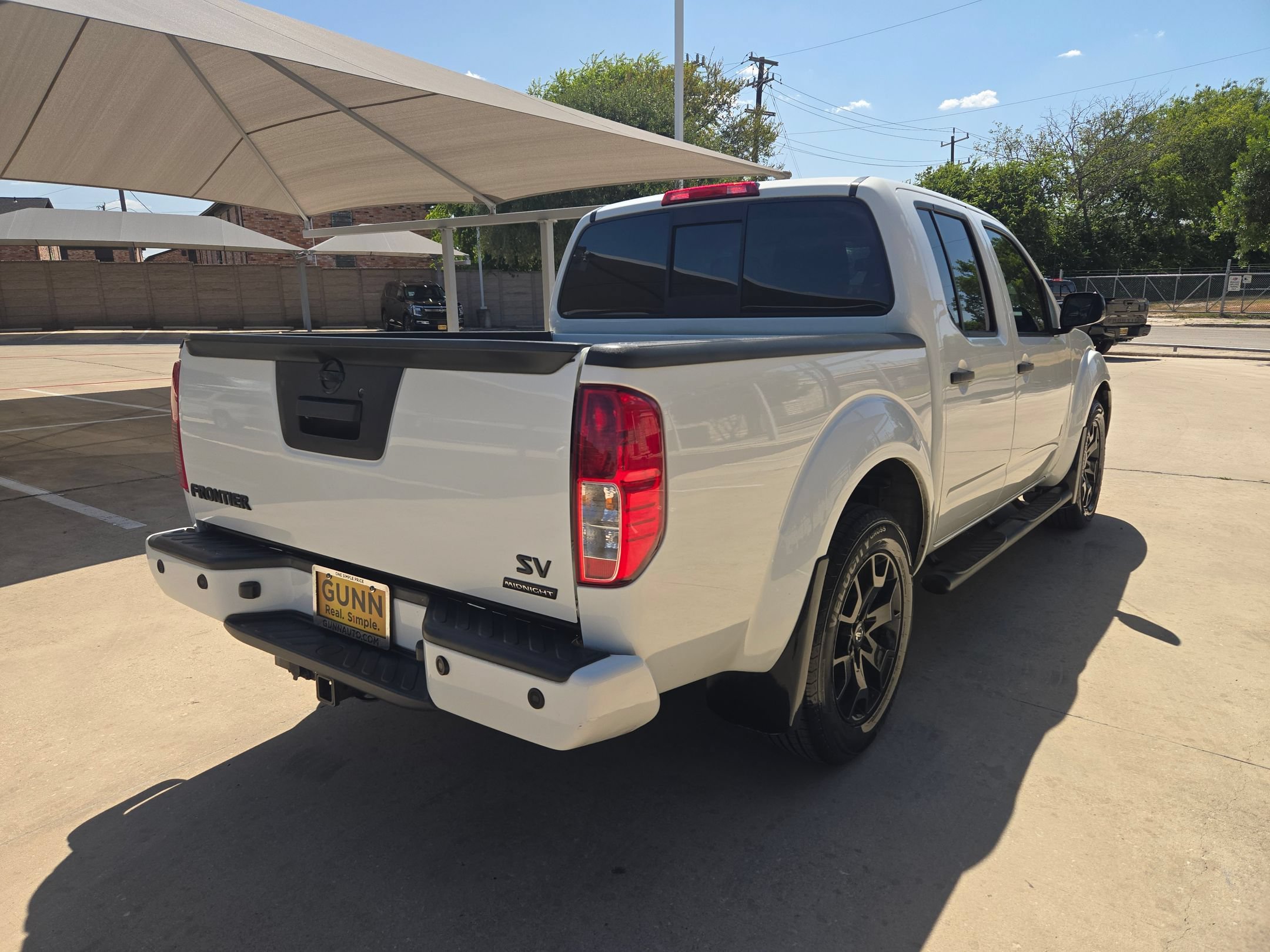 Used 2021 Nissan Frontier SV w/ Midnight Edition Floor Mats RWD image 3