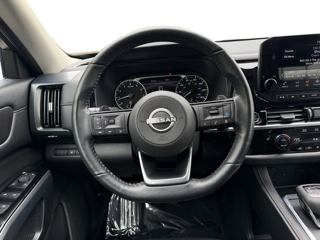 Used 2023 Nissan Pathfinder SL AWD/4WD image 12