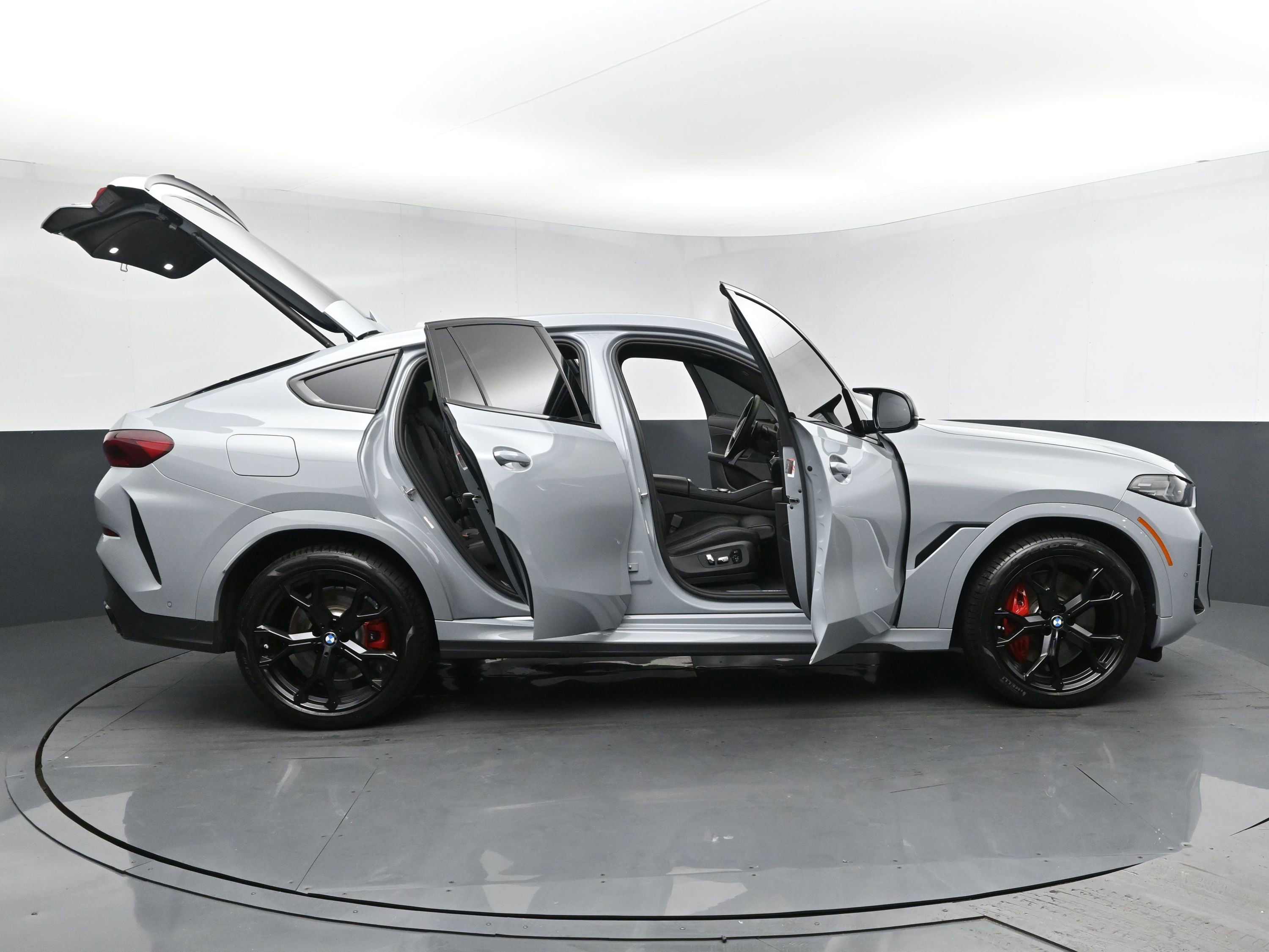 Used 2024 BMW X6 M60i w/ M Sport Professional Package image 29