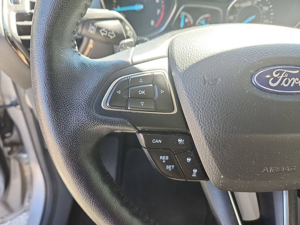Used 2017 Ford Escape Titanium w/ Equipment Group 301A AWD/4WD image 16