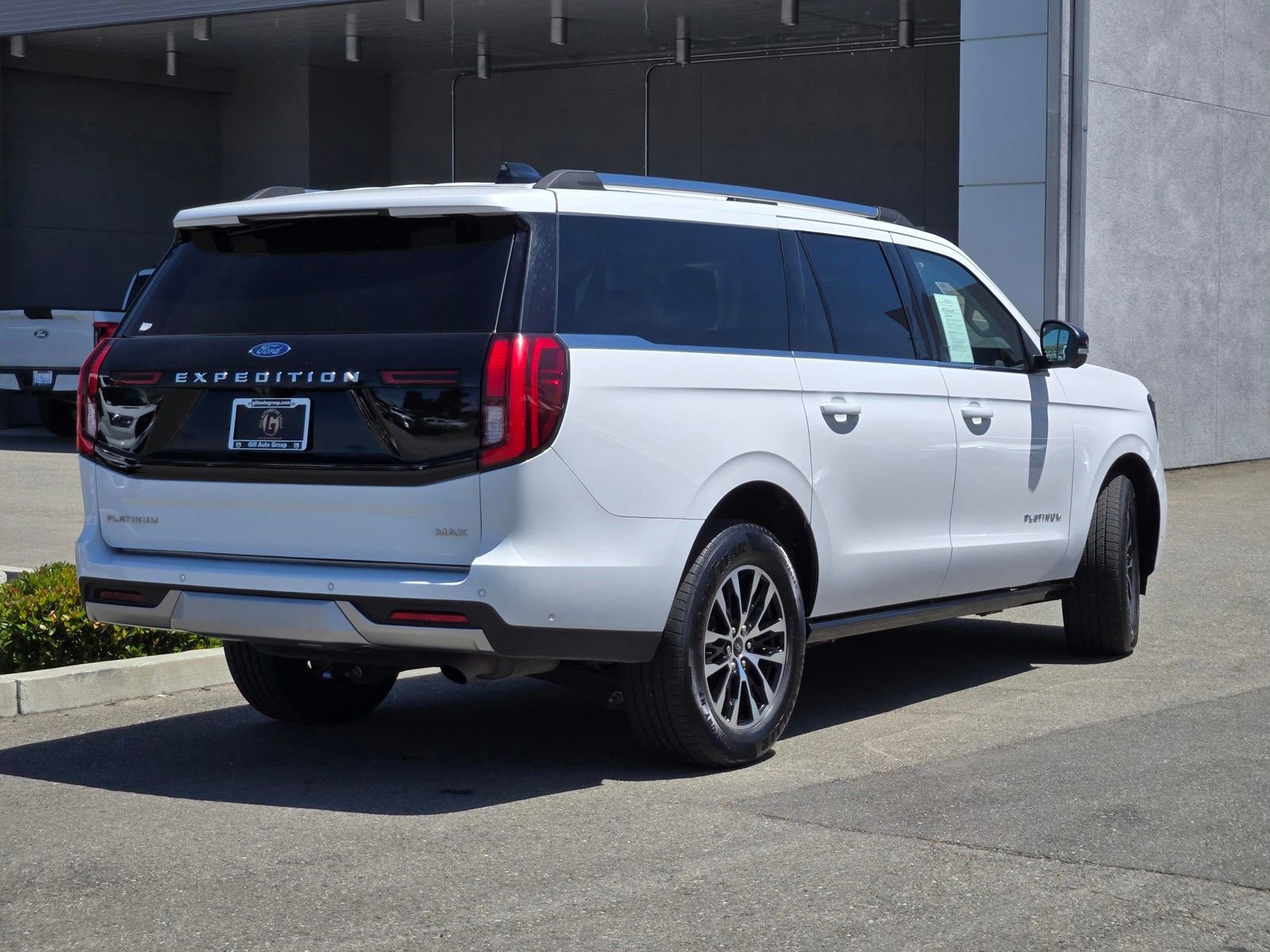 Certified 2025 Ford Expedition Max Platinum AWD/4WD image 4