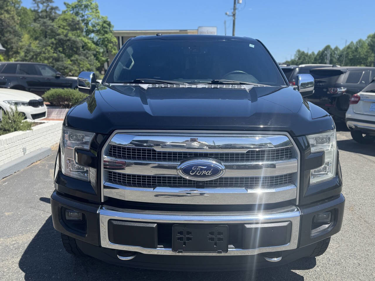 Used 2016 Ford F150 Platinum w/ Equipment Group 701A Luxury AWD/4WD image 2