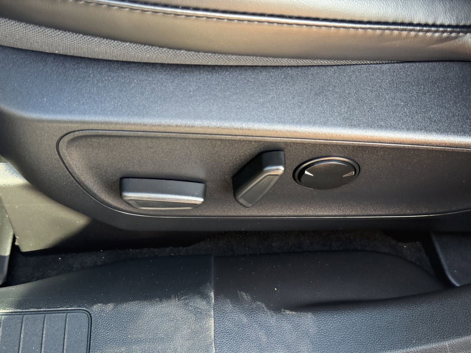 Certified 2025 Ford Escape ST-Line Elite image 19