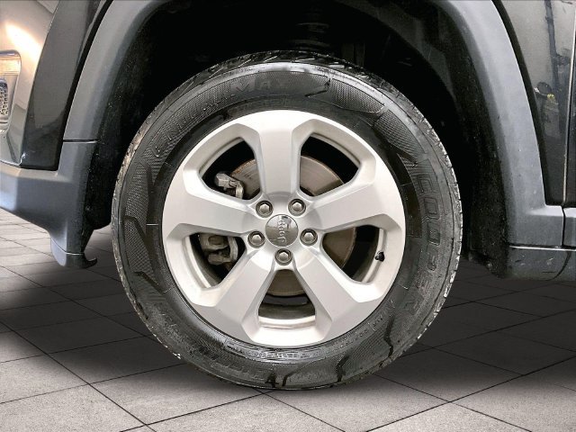 Used 2019 Jeep Compass Latitude w/ Popular Equipment Group AWD/4WD image 8