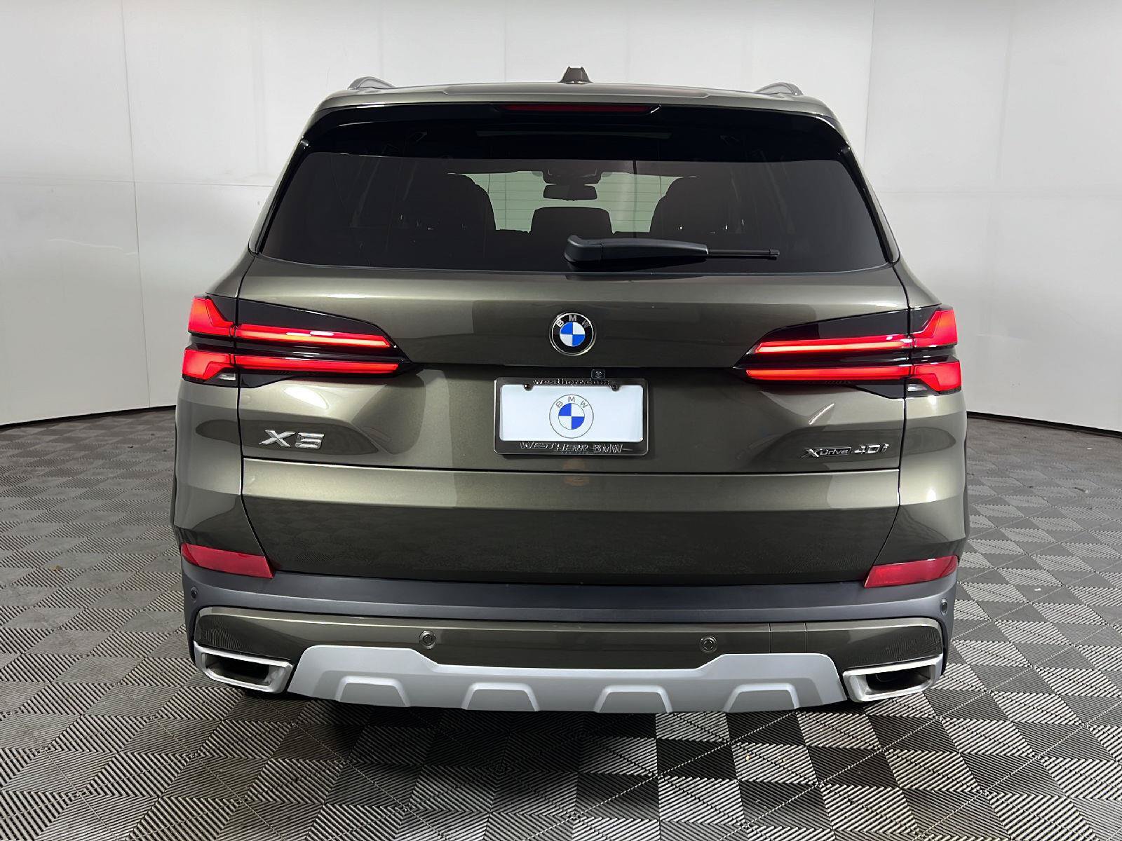 Used 2025 BMW X5 xDrive40i w/ Premium Package AWD/4WD image 6