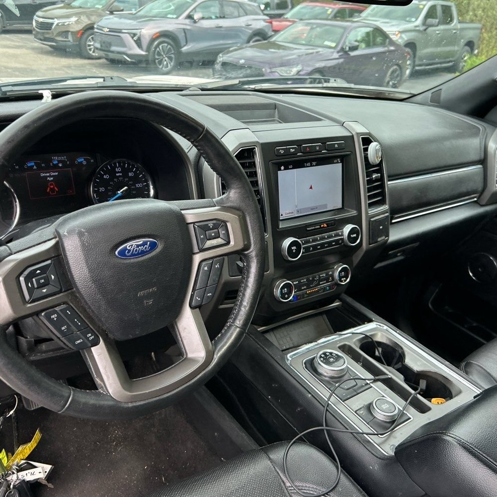 Used 2019 Ford Expedition XLT w/ Equipment Group 202A AWD/4WD image 7