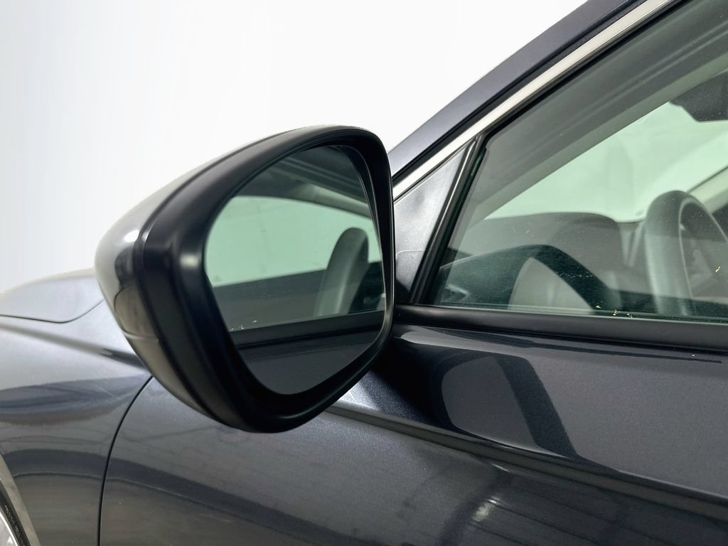 Used 2025 Honda Accord LX image 32