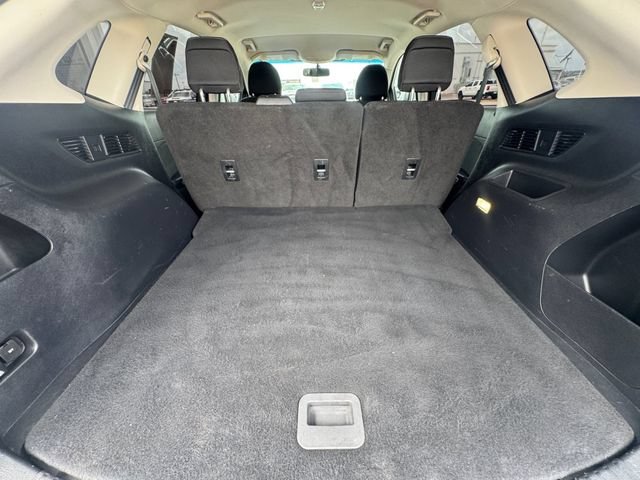 Used 2016 Ford Edge SEL FWD image 31
