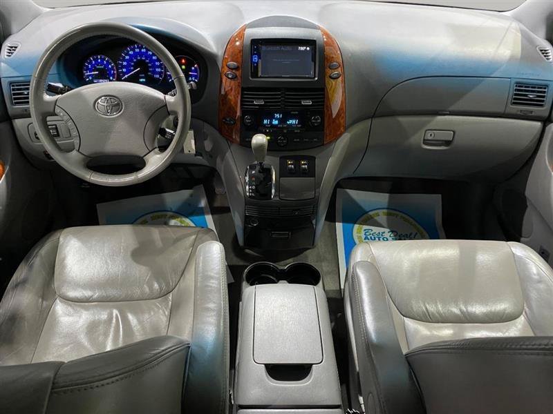 Used 2009 Toyota Sienna FWD image 21