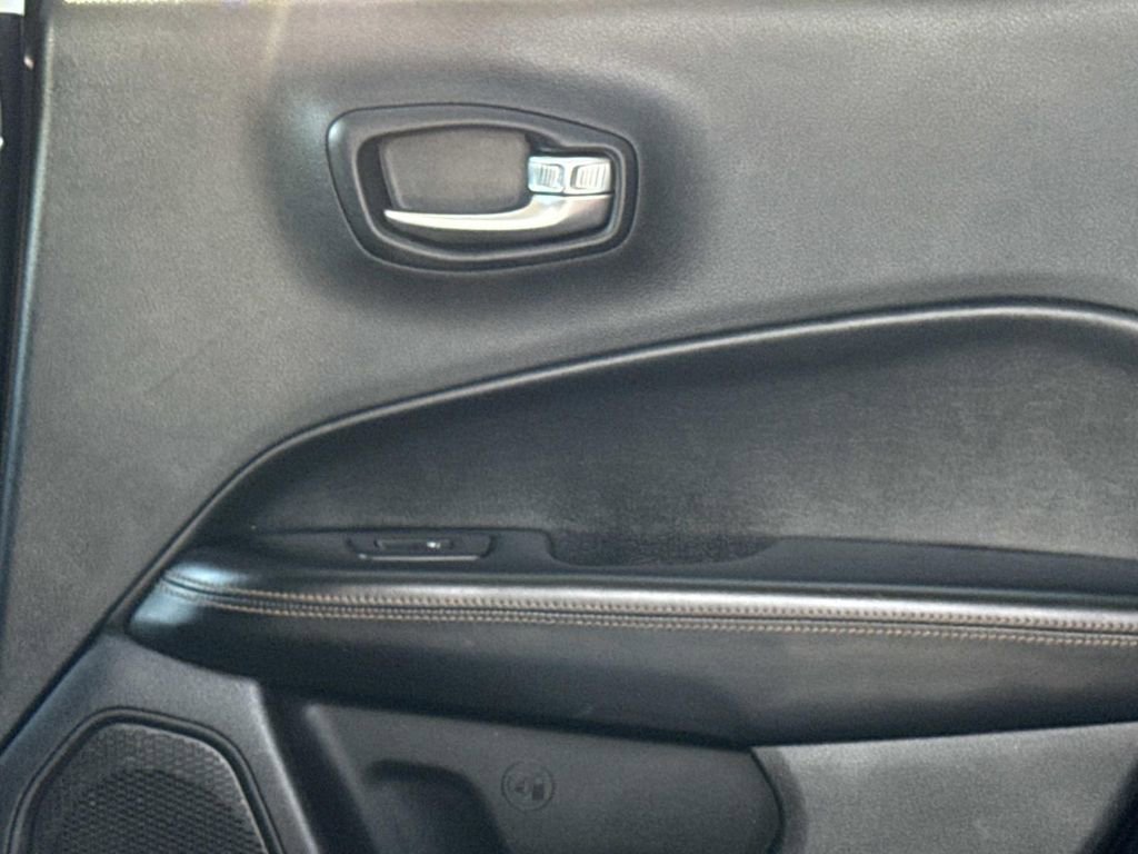 Used 2019 Jeep Compass Limited image 14