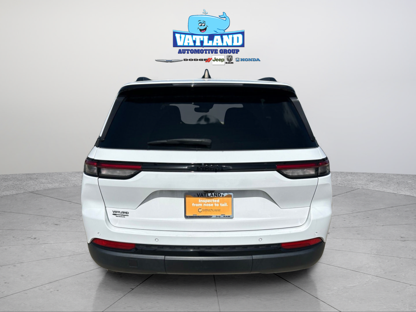 Certified 2024 Jeep Grand Cherokee Altitude RWD image 4