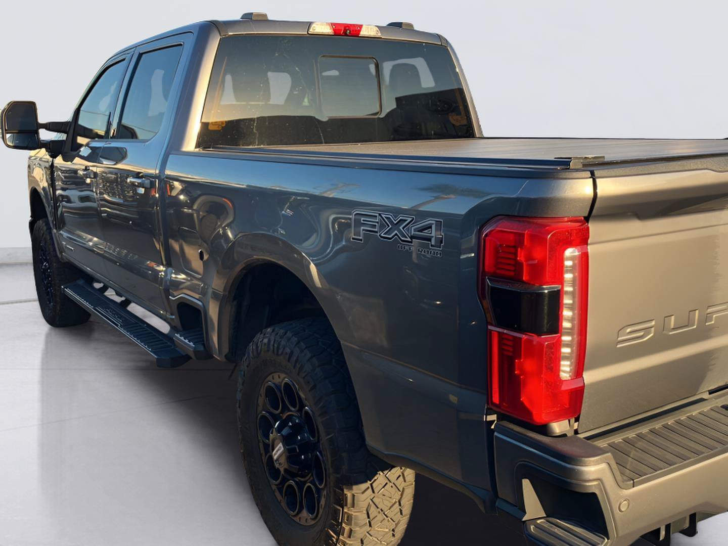 Used 2023 Ford F250 XLT w/ Black Appearance Package AWD/4WD image 8
