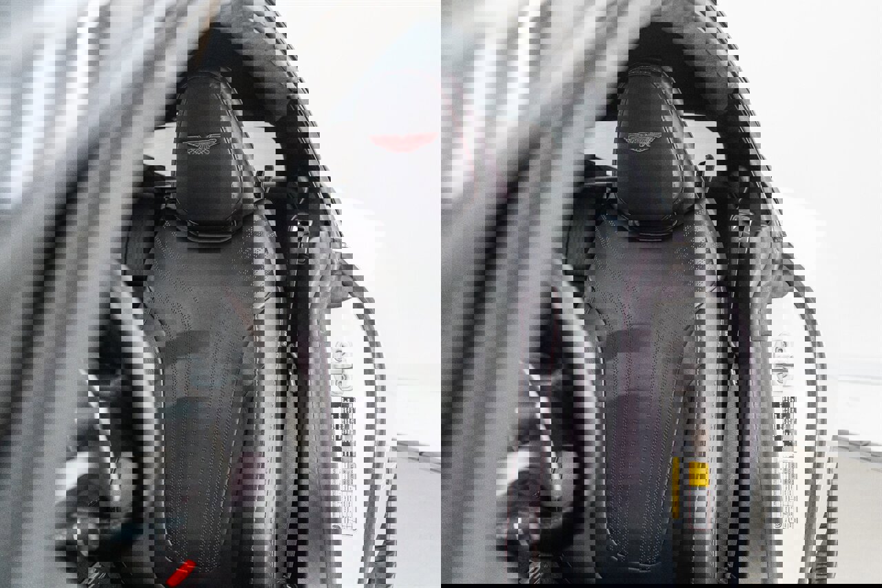 Used 2018 Aston Martin DB11 V12 image 31