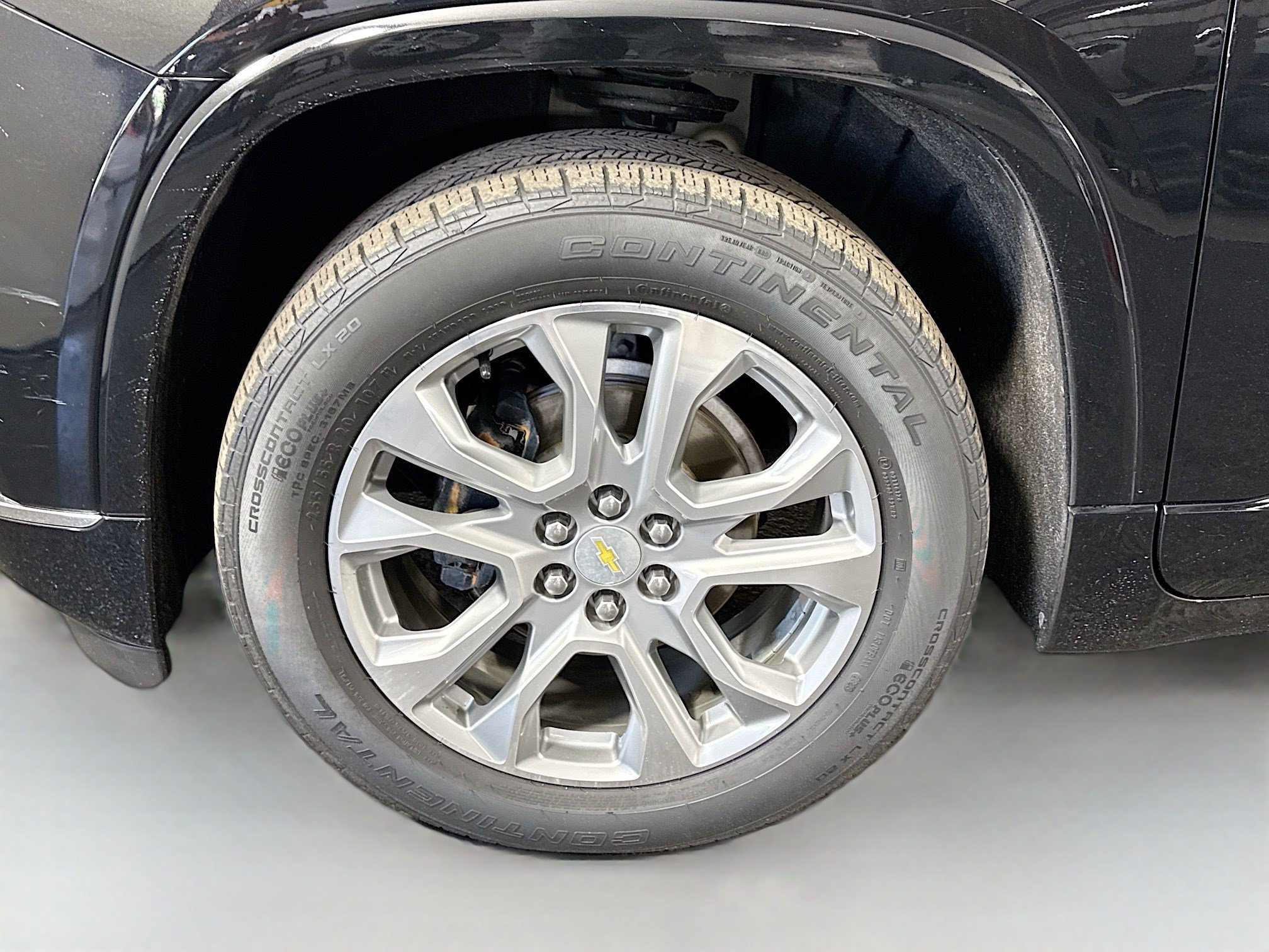 Used 2018 Chevrolet Traverse Premier w/ Driver Confidence II Package FWD image 38