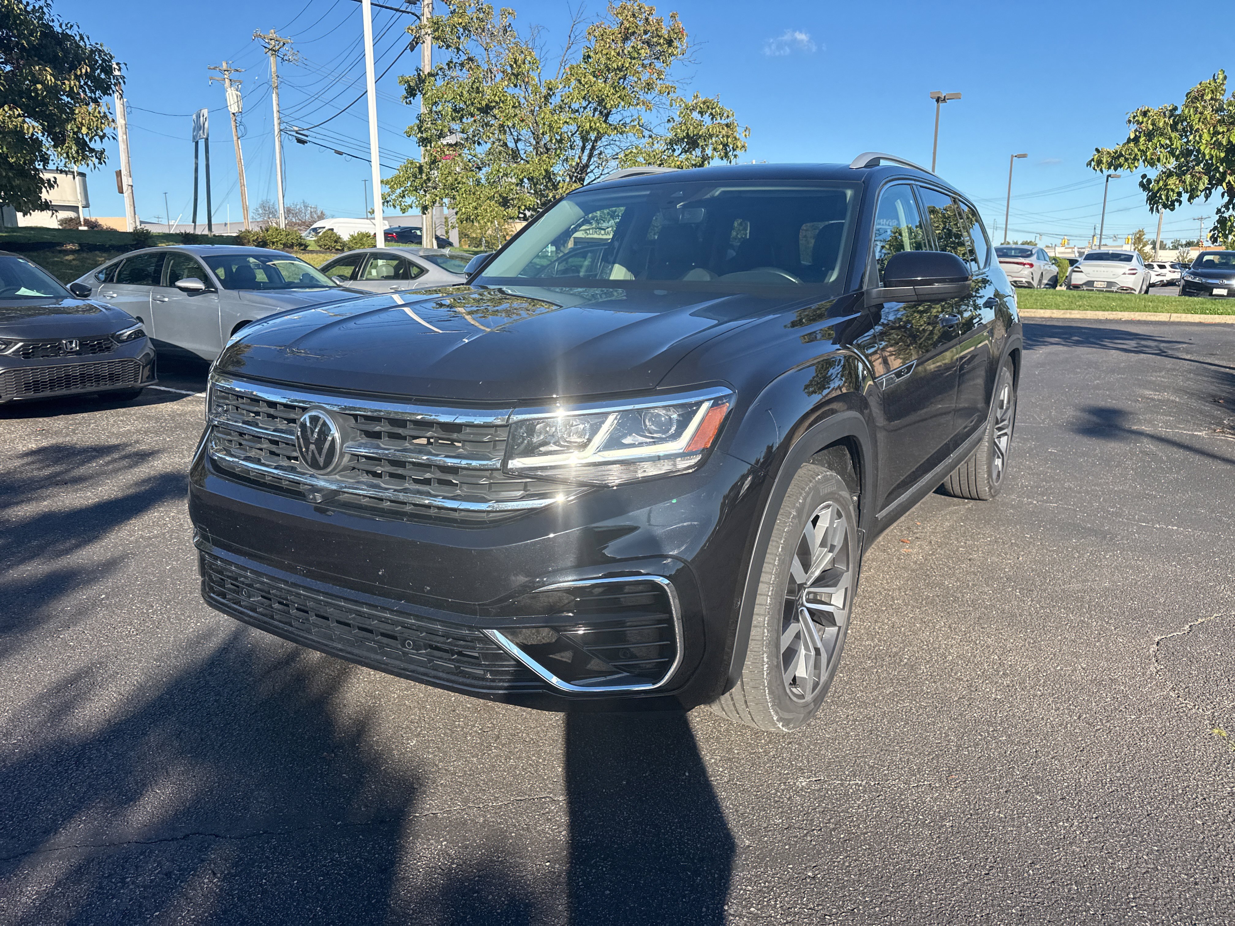 Used 2022 Volkswagen Atlas SEL Premium AWD/4WD image 16