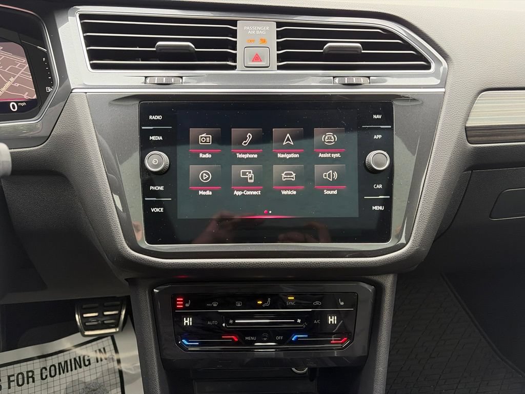Used 2022 Volkswagen Tiguan SEL R-Line AWD/4WD image 11