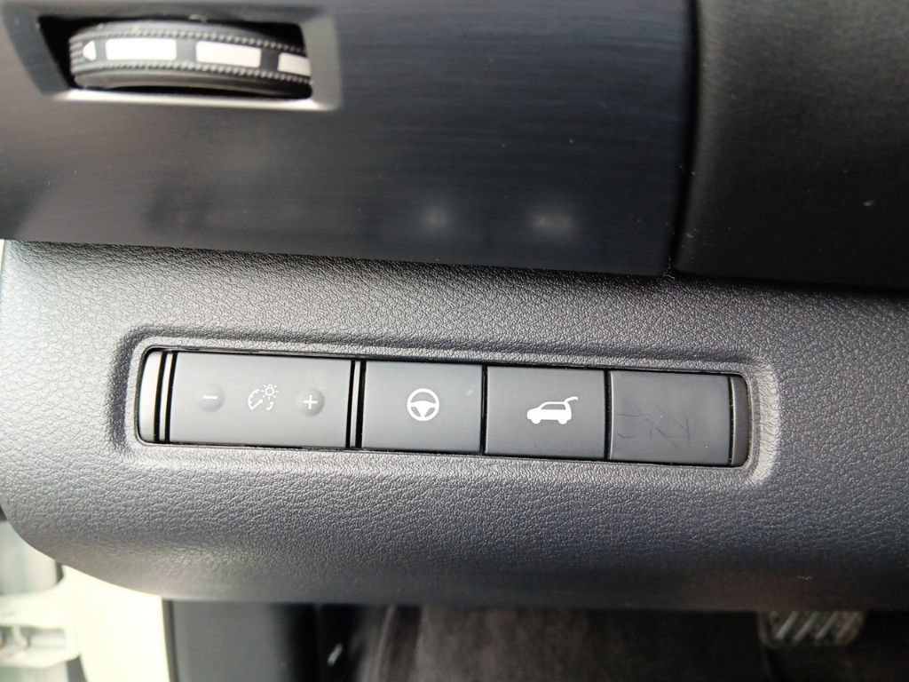 Used 2023 Nissan Pathfinder SL AWD/4WD image 27