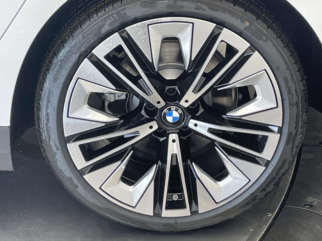 New 2027 BMW 530i xDrive AWD/4WD image 12