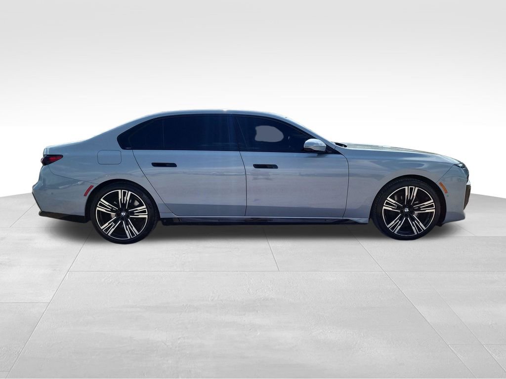 Used 2023 BMW 740i w/ Executive Package image 8
