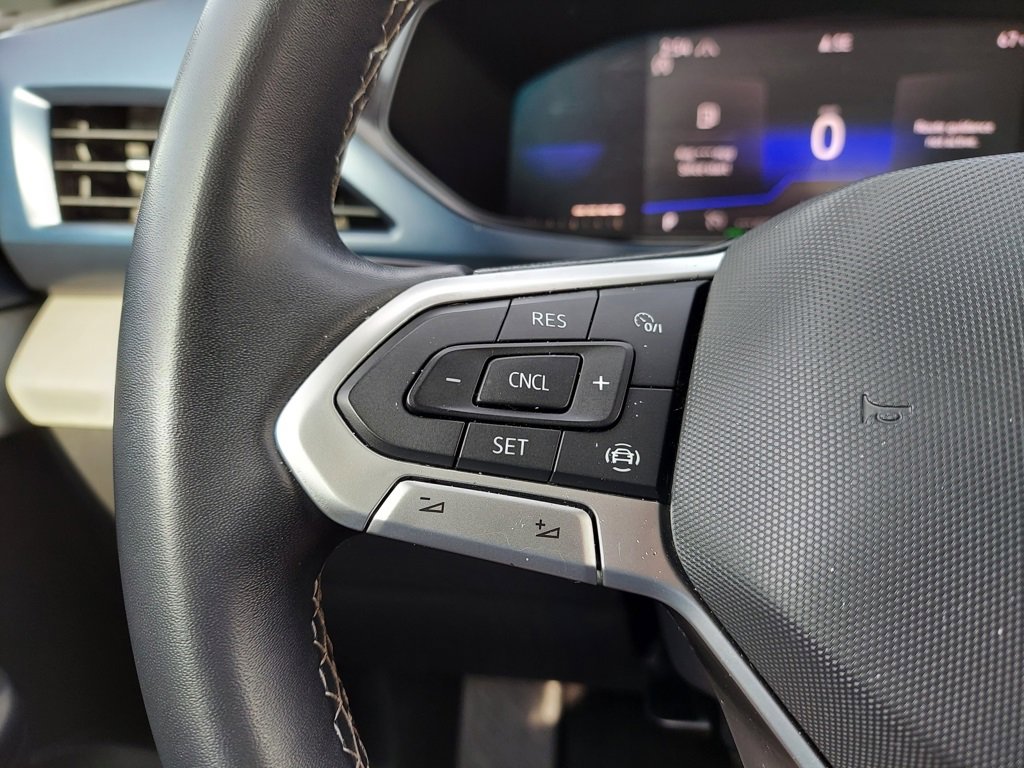 Used 2022 Volkswagen Taos SE w/ Panoramic Sunroof Package image 31