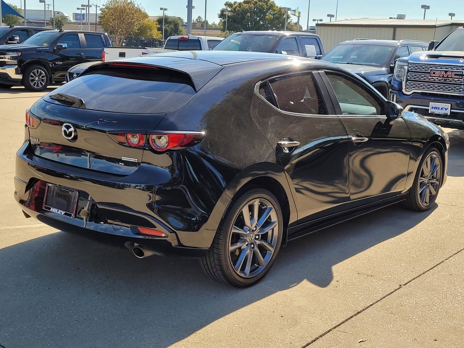 Used 2019 MAZDA MAZDA3 Hatchback FWD image 4