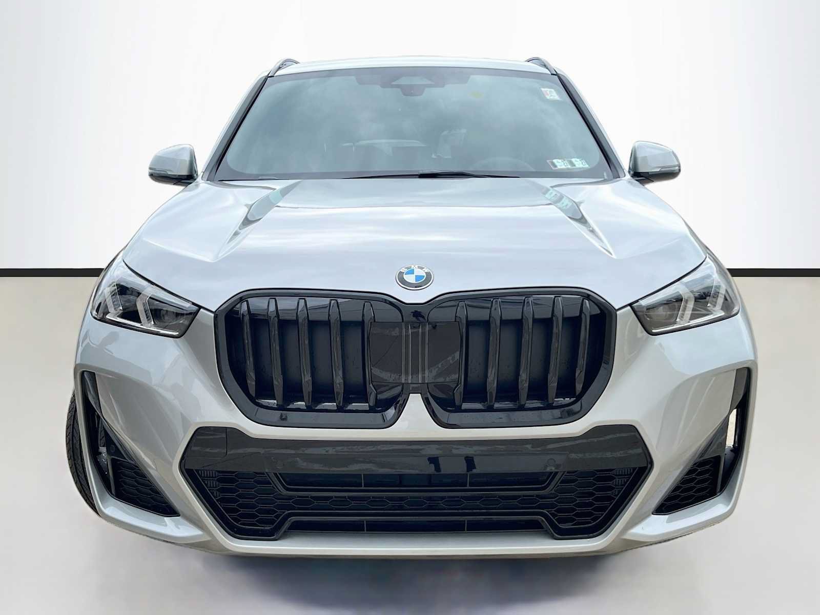 New 2027 BMW X1 xDrive28i AWD/4WD image 2