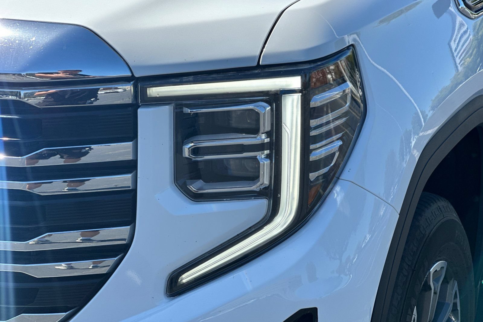 Used 2025 GMC Sierra 1500 SLT RWD image 48