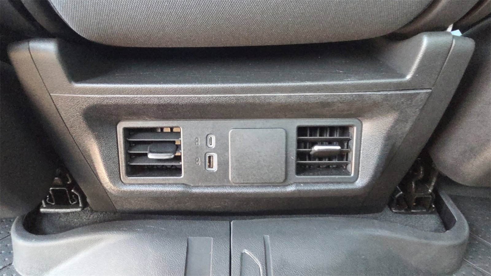 Used 2024 Chevrolet Silverado 1500 Custom image 23