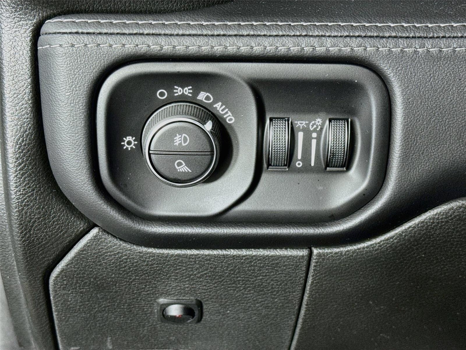 Used 2023 RAM 2500 Limited w/ Night Edition AWD/4WD image 10