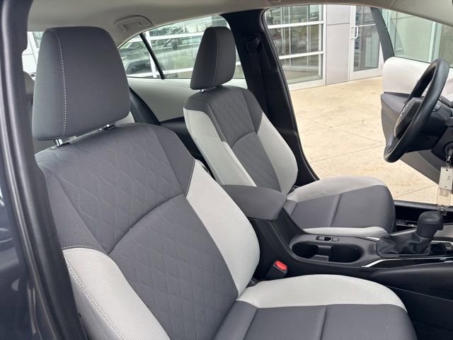 Used 2025 Toyota Corolla LE FWD image 30
