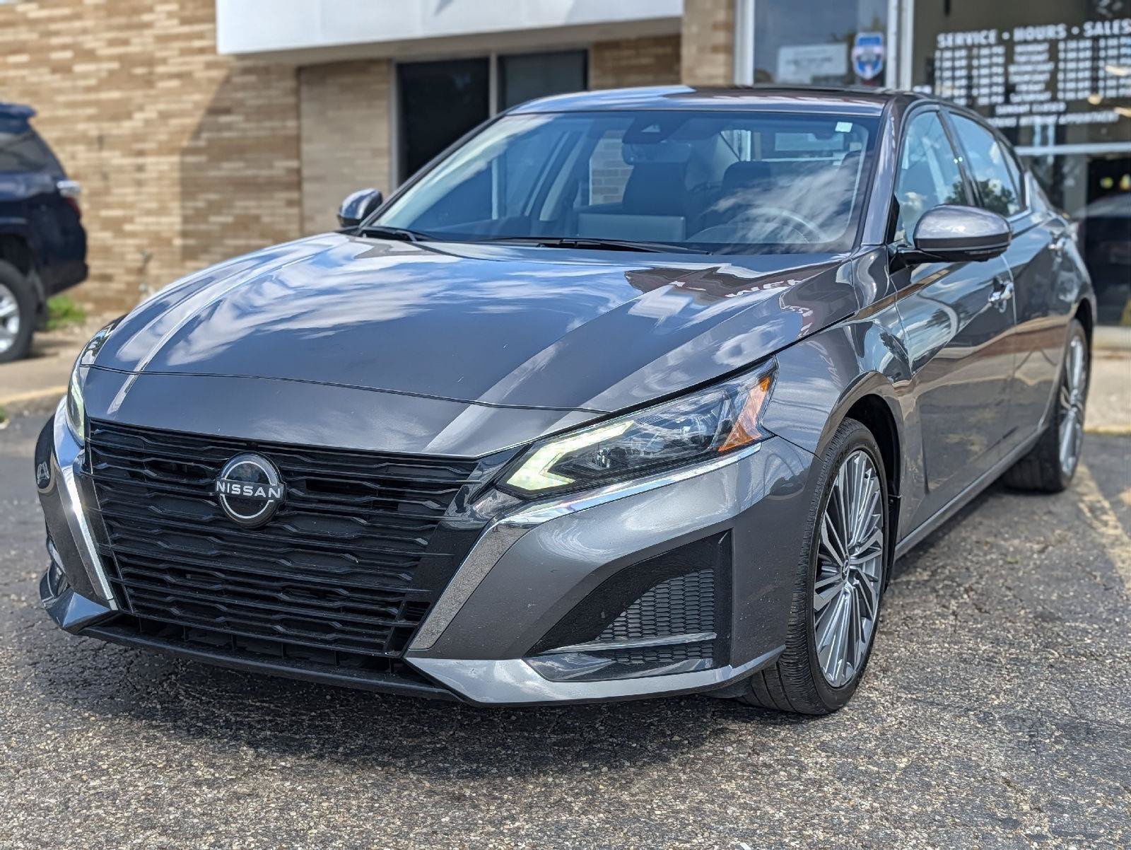 Used 2024 Nissan Altima 2.5 SL AWD/4WD image 5