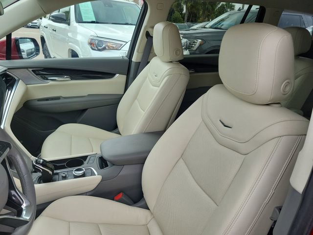 Used 2024 Cadillac XT6 Premium Luxury image 11