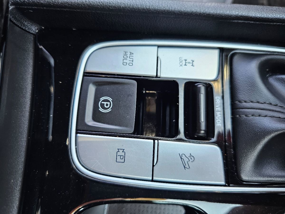 Used 2023 Hyundai Santa Cruz SEL Premium image 13