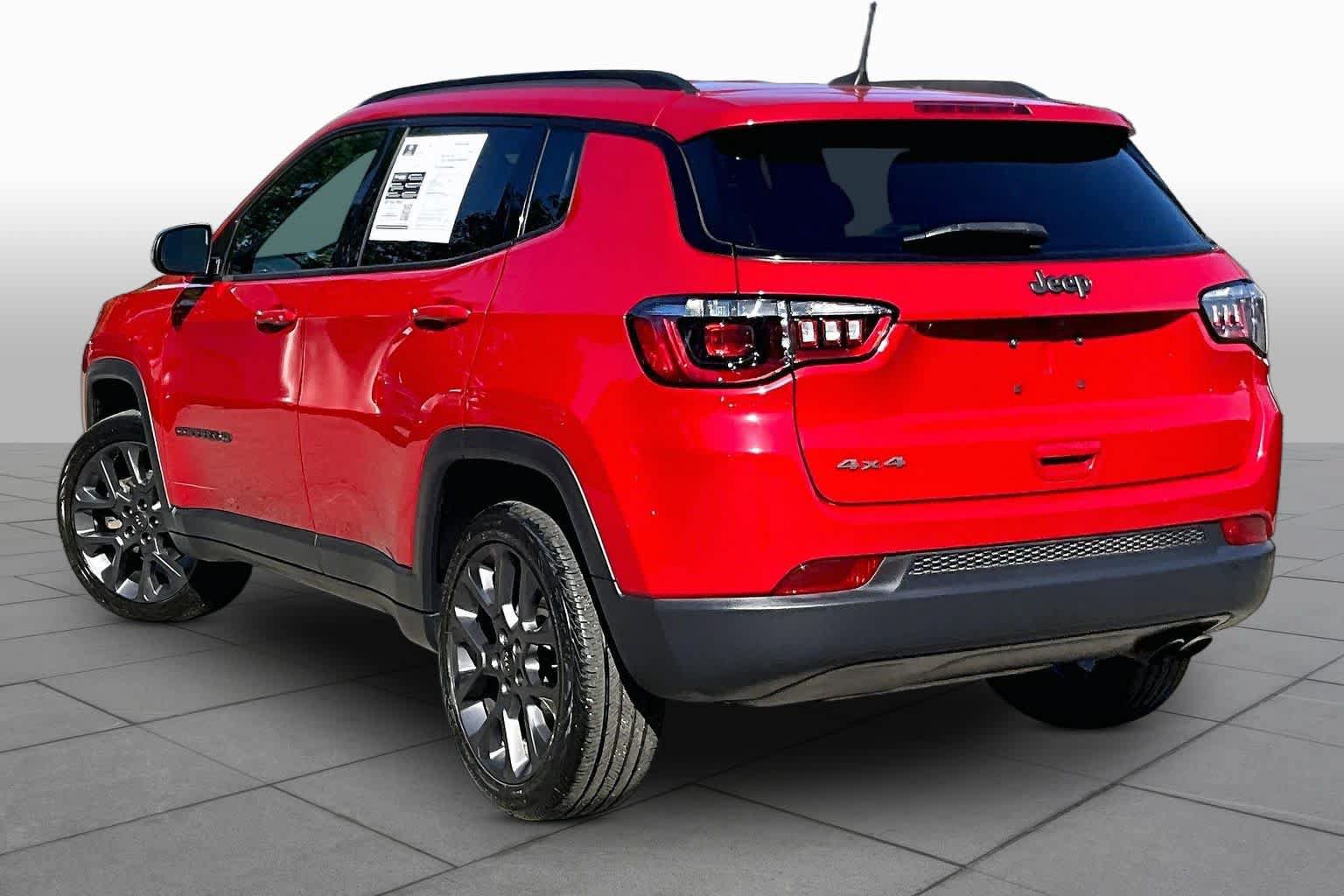 Used 2021 Jeep Compass Latitude AWD/4WD image 12