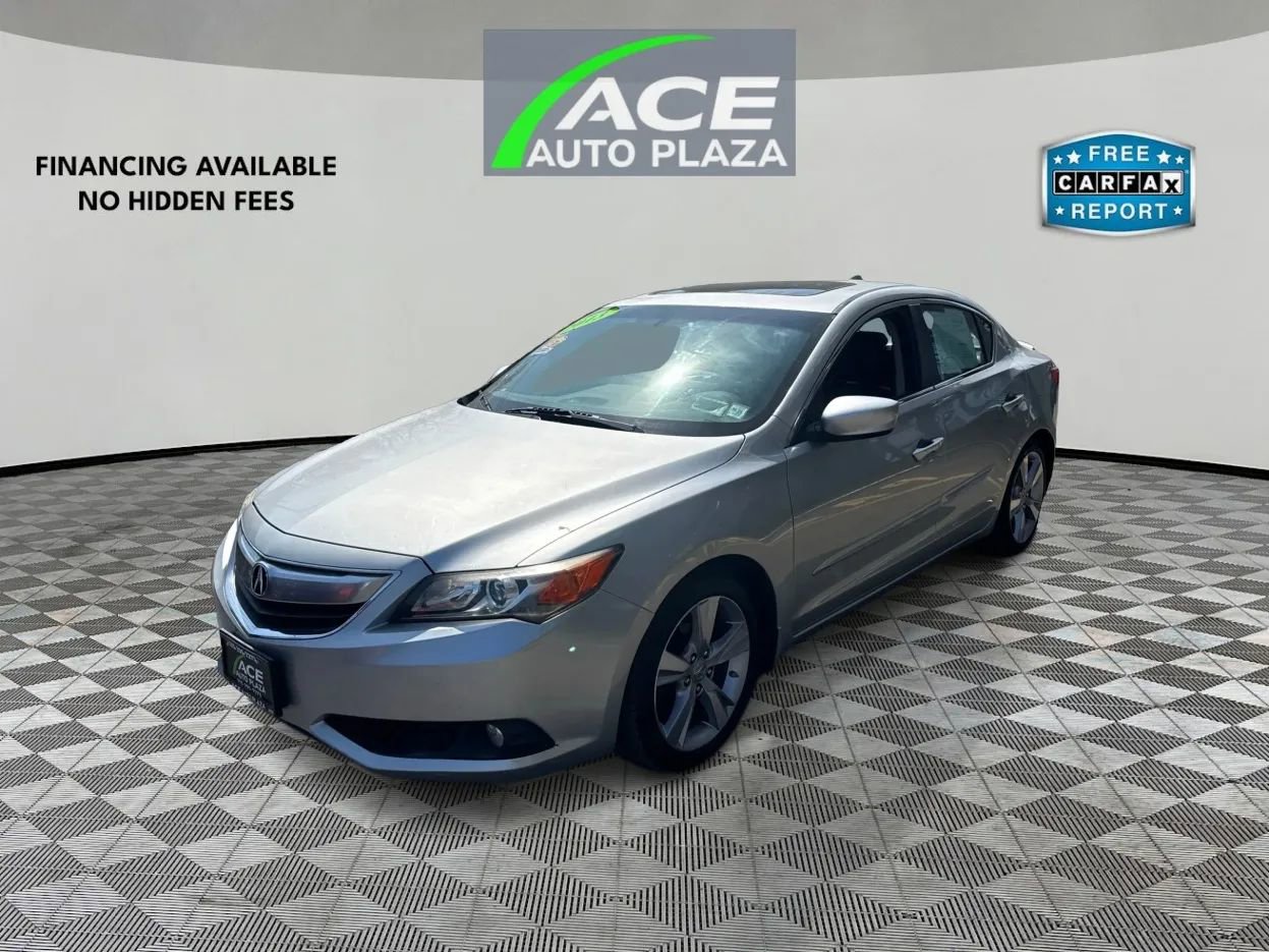 Used 2013 Acura ILX w/ Premium Package image 2