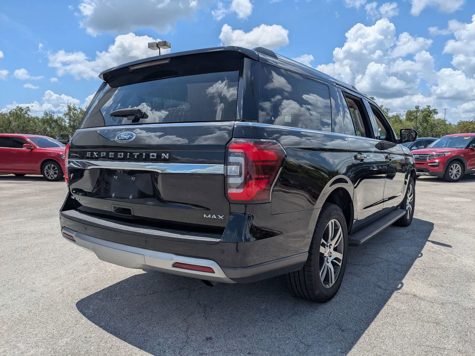 Used 2024 Ford Expedition Max Limited AWD/4WD image 4