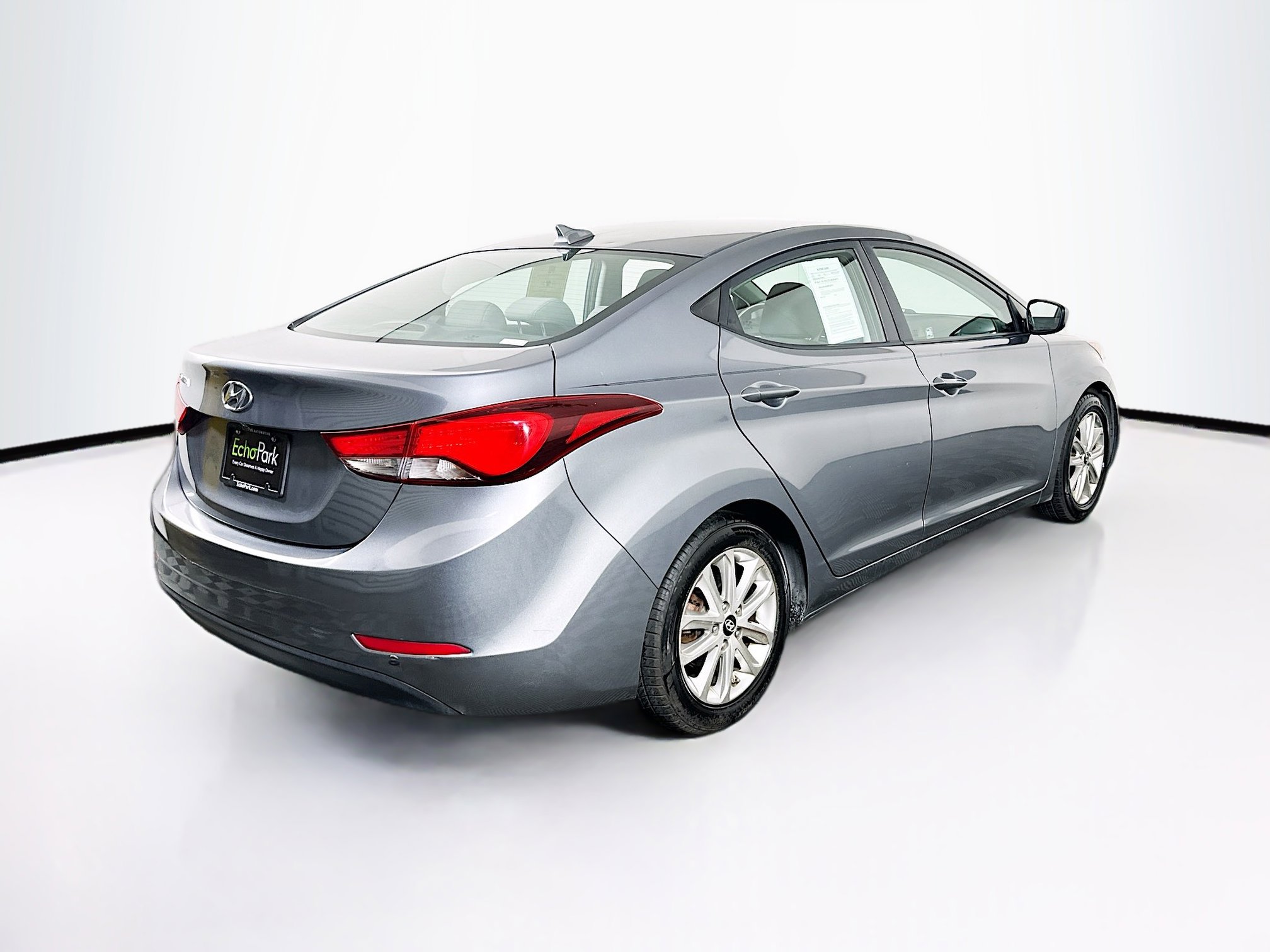 Used 2016 Hyundai Elantra SE w/ Option Group 02 image 9