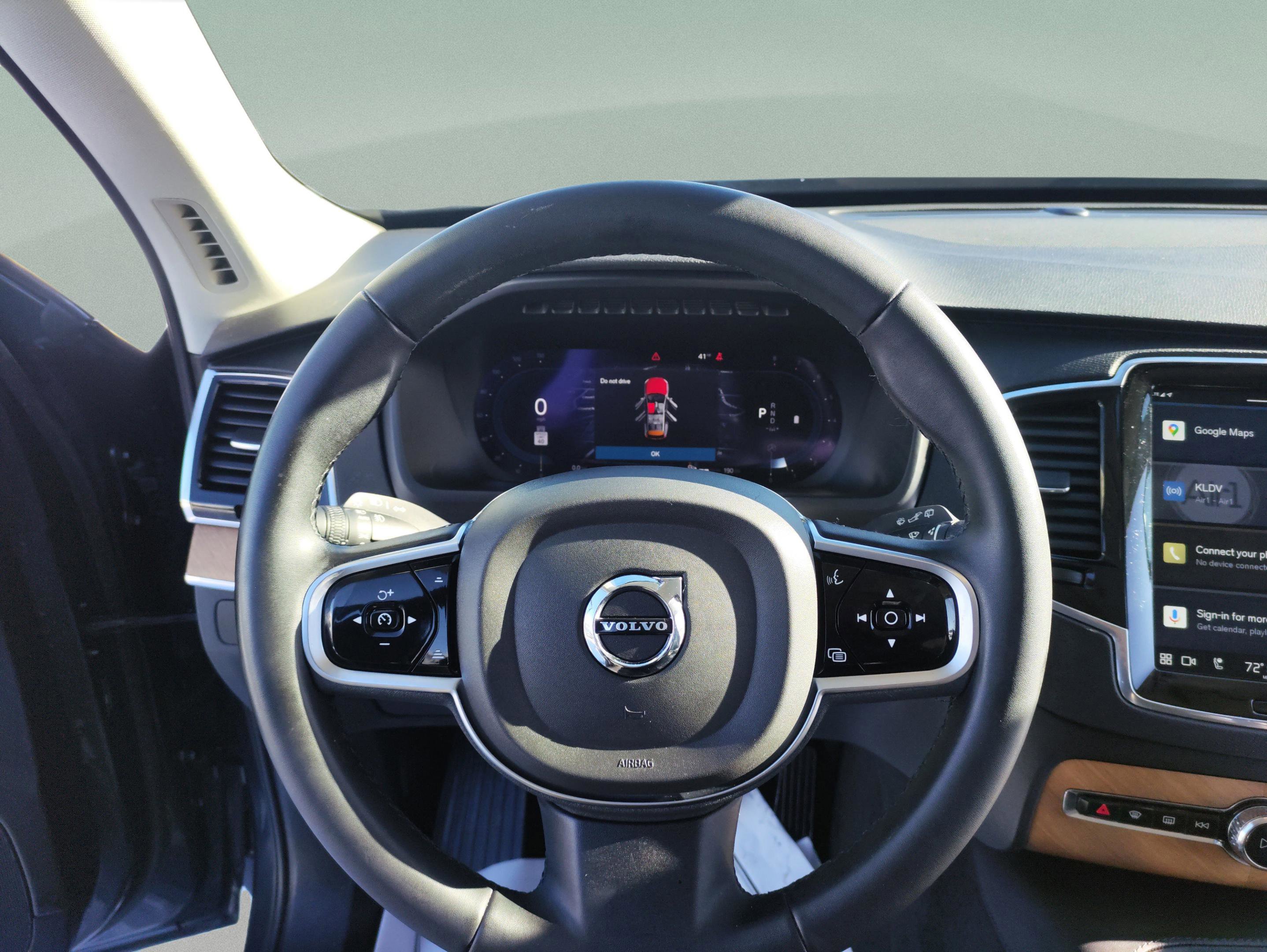 Used 2023 Volvo XC90 B5 Plus image 22