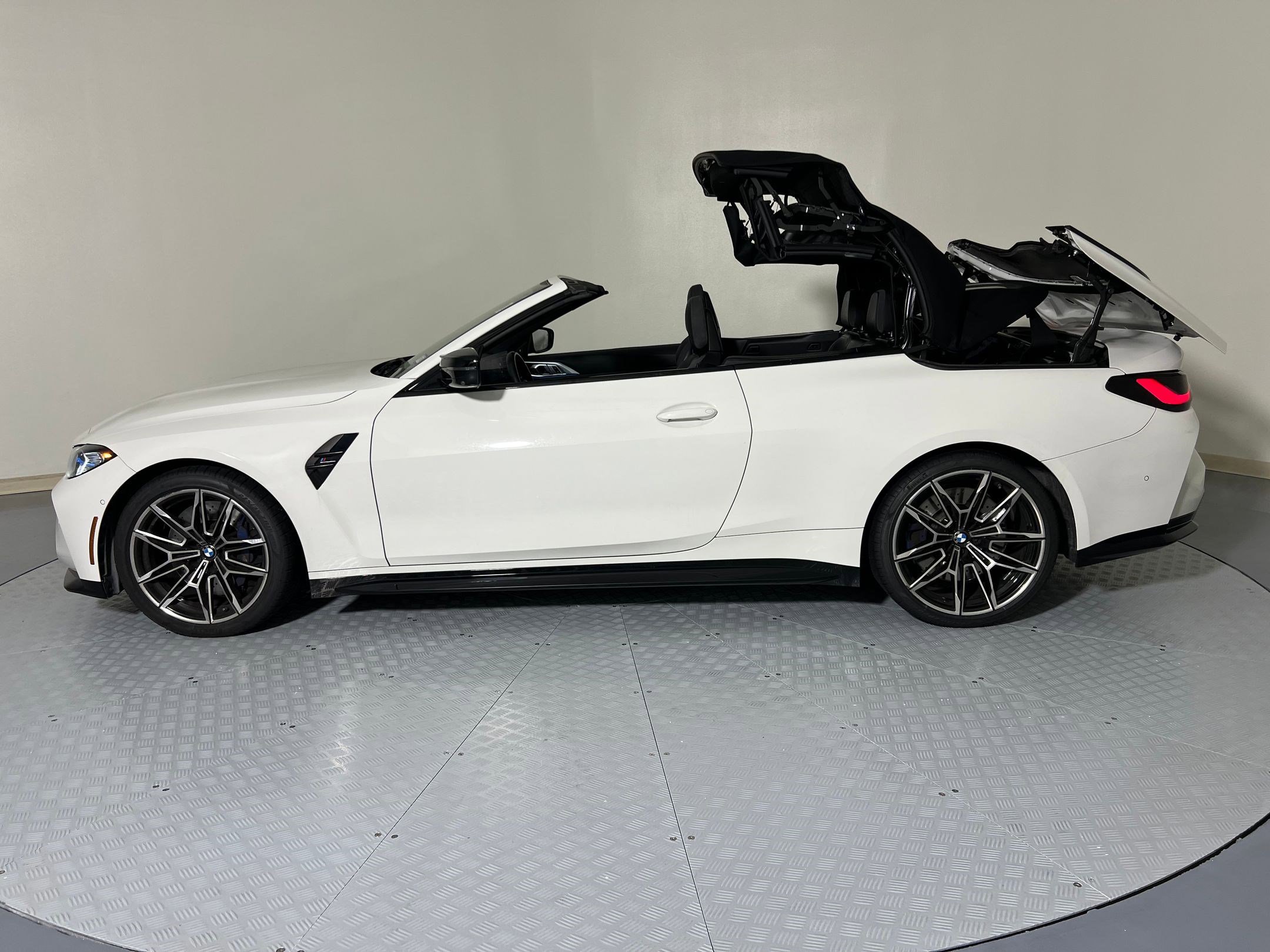 Used 2024 BMW M4 xDrive Competition image 36