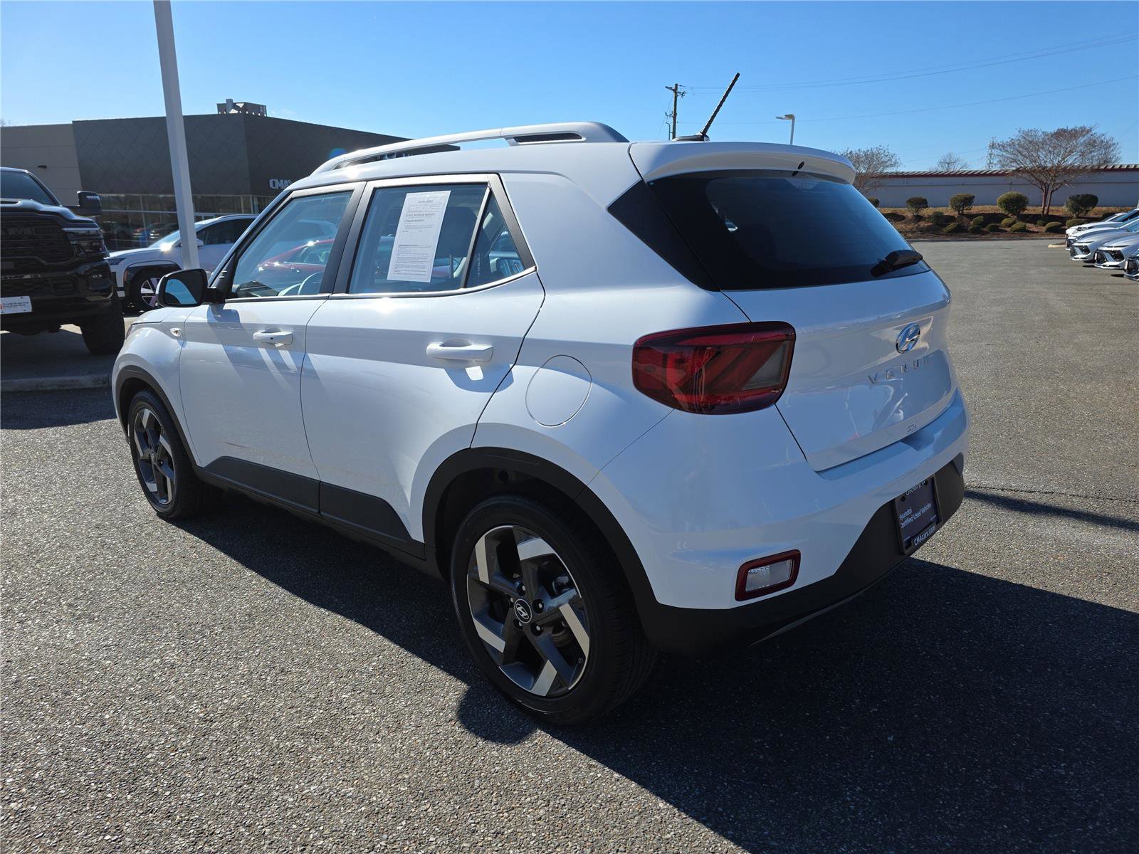 Certified 2025 Hyundai Venue SEL image 7